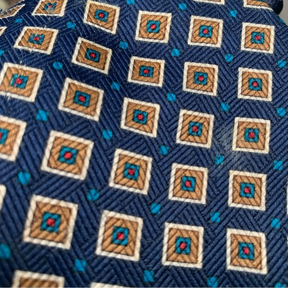 Parksder Navy Gold Geometric Patterned Handmade Silk Tie - Picture 7 of 7
